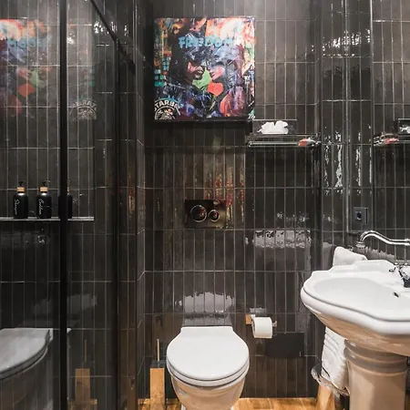 Mega Royal * רומא