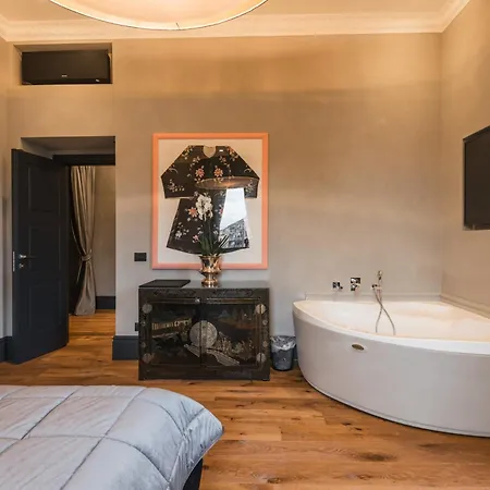 Mega Royal Apartment