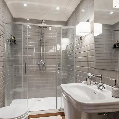 Apartment Mega Royal *