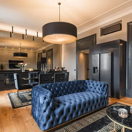 Mega Royal Apartment *